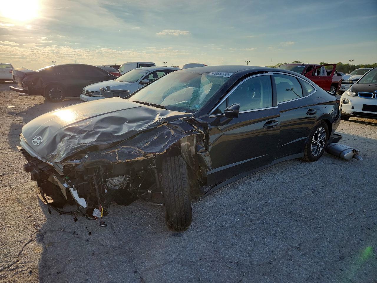 Photo of the 2026 HYUNDAI SONATA HYBRID BLUE