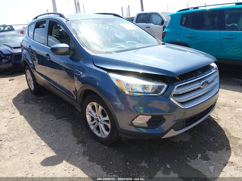 Photo of the 2018 FORD ESCAPE SE