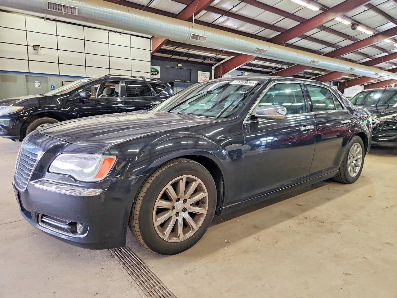 Photo of the 2013 CHRYSLER 300C