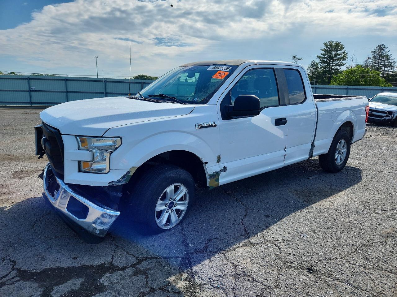 Photo of the 2016 FORD F150 SUPER CAB