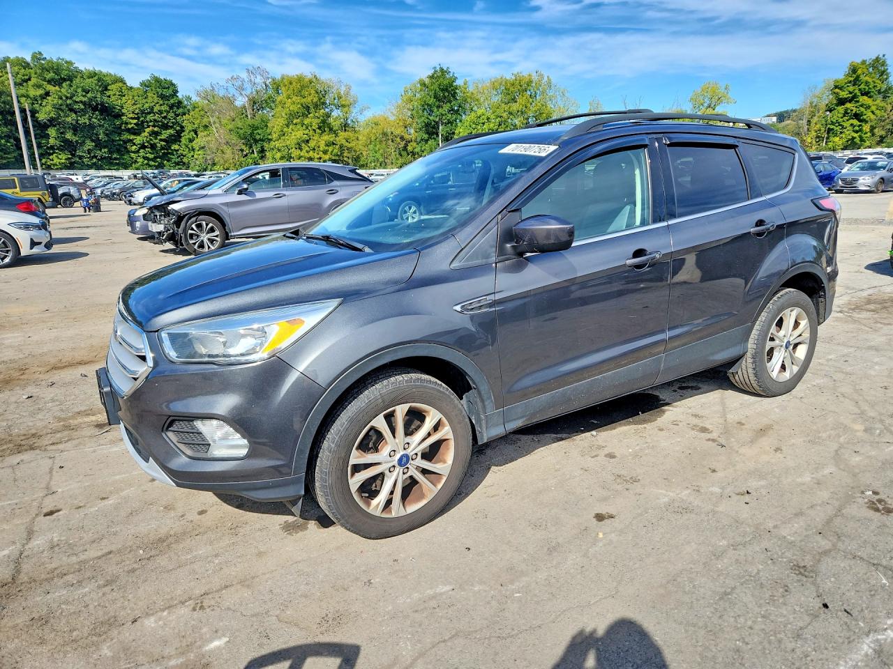 Photo of the 2018 FORD ESCAPE SE