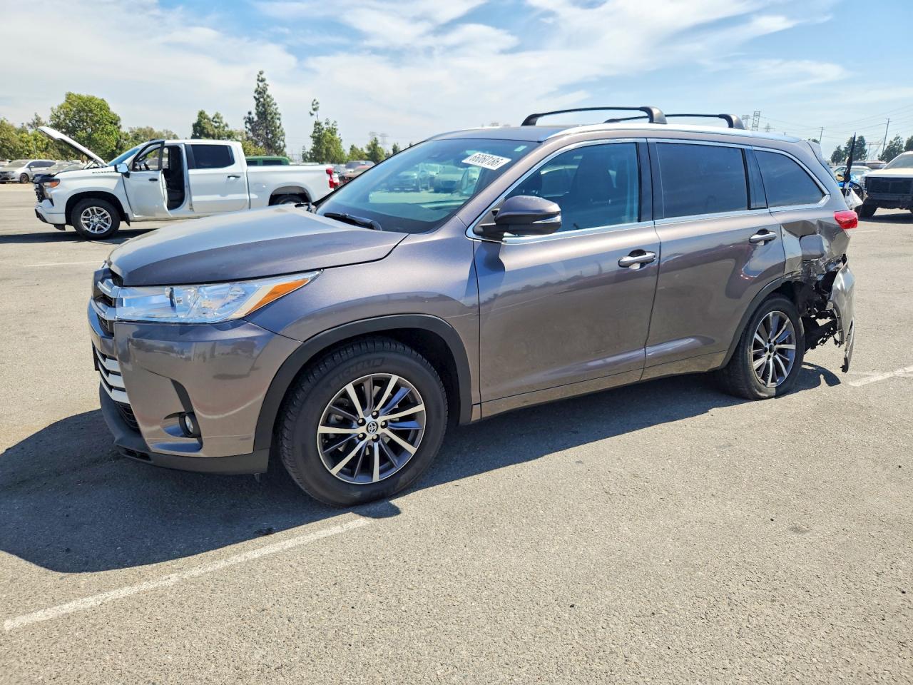 Photo of the 2018 TOYOTA HIGHLANDER XLE
