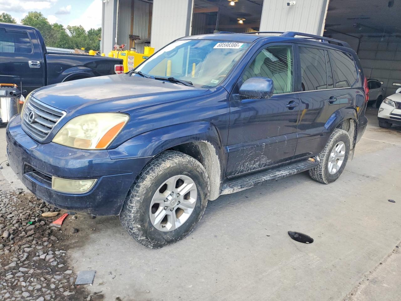 Photo of the 2004 LEXUS GX 470