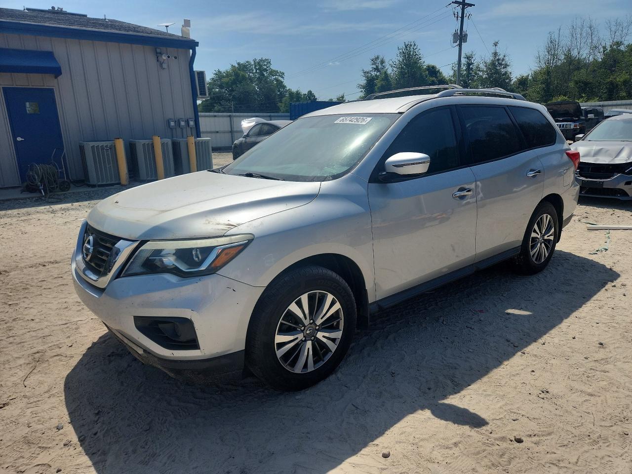 Photo of the 2017 NISSAN PATHFINDER S