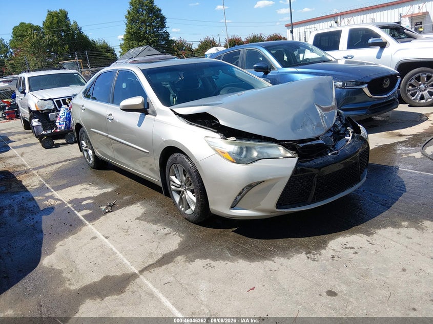 Photo of the 2016 TOYOTA CAMRY SE