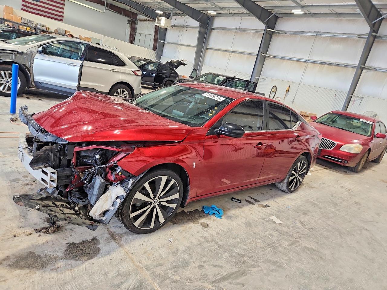 Photo of the 2020 NISSAN ALTIMA SR