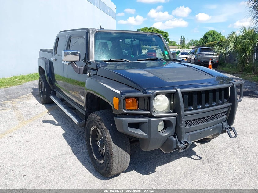 Photo of the 2010 HUMMER H3T CREW CAB