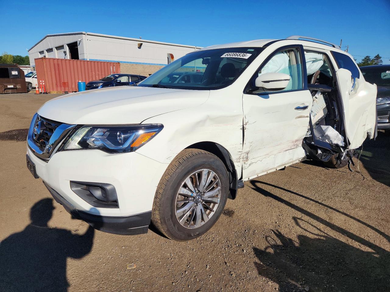 Photo of the 2020 NISSAN PATHFINDER S