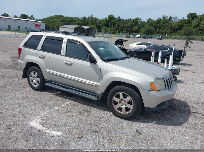Photo of the 2010 JEEP GRAND CHEROKEE LAREDO