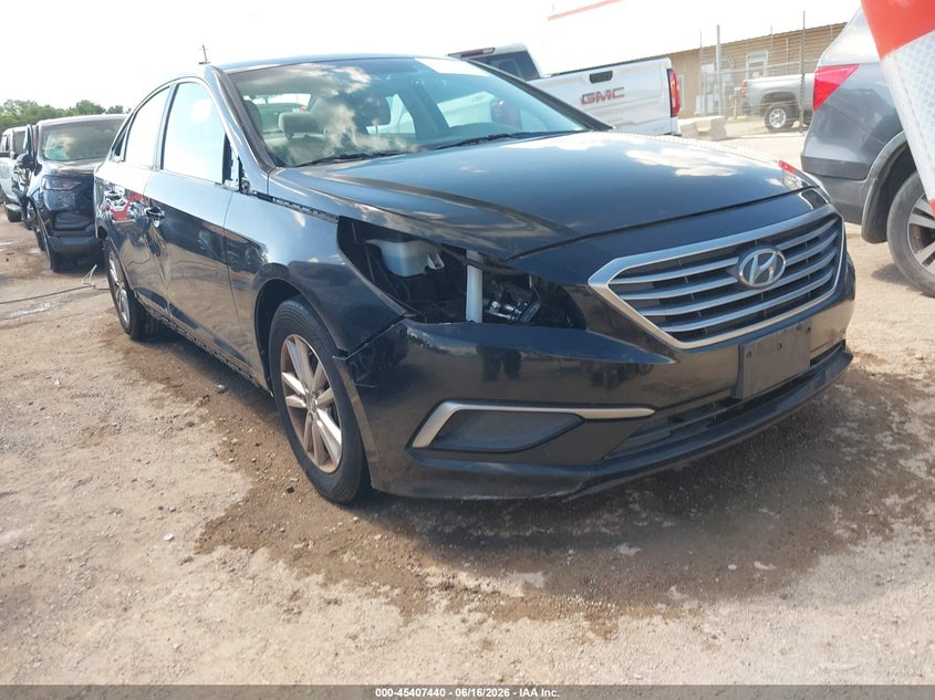 Photo of the 2017 HYUNDAI SONATA SE