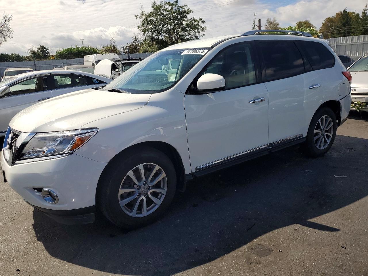 Photo of the 2015 NISSAN PATHFINDER SL