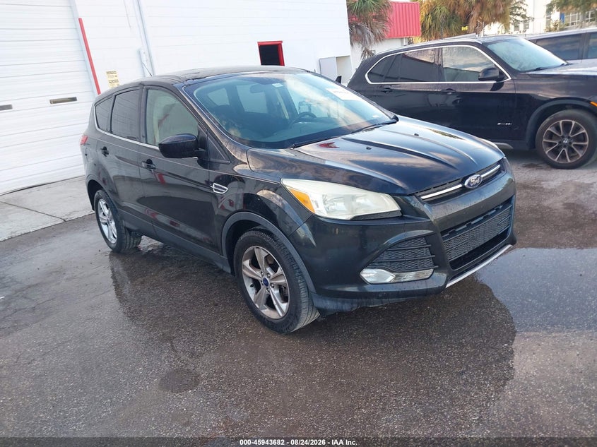 Photo of the 2015 FORD ESCAPE SE