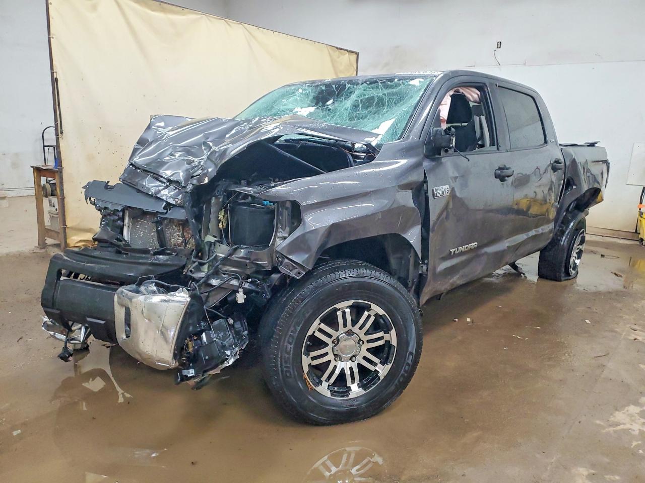 Photo of the 2020 TOYOTA TUNDRA SR5