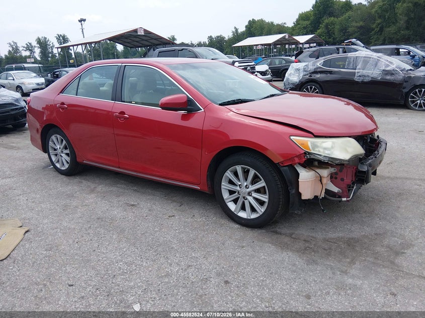 Photo of the 2014 TOYOTA CAMRY XLE