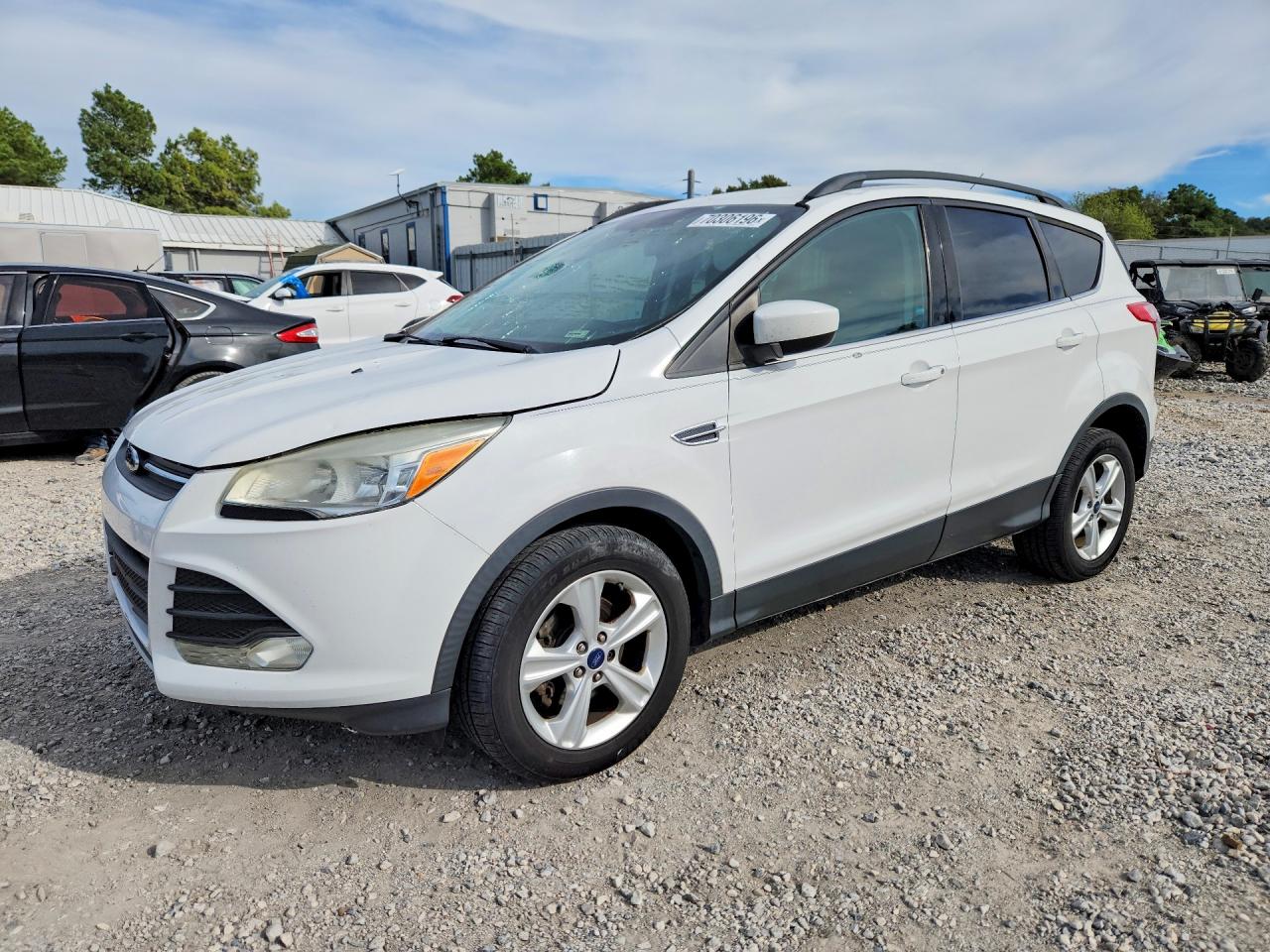 Photo of the 2015 FORD ESCAPE SE