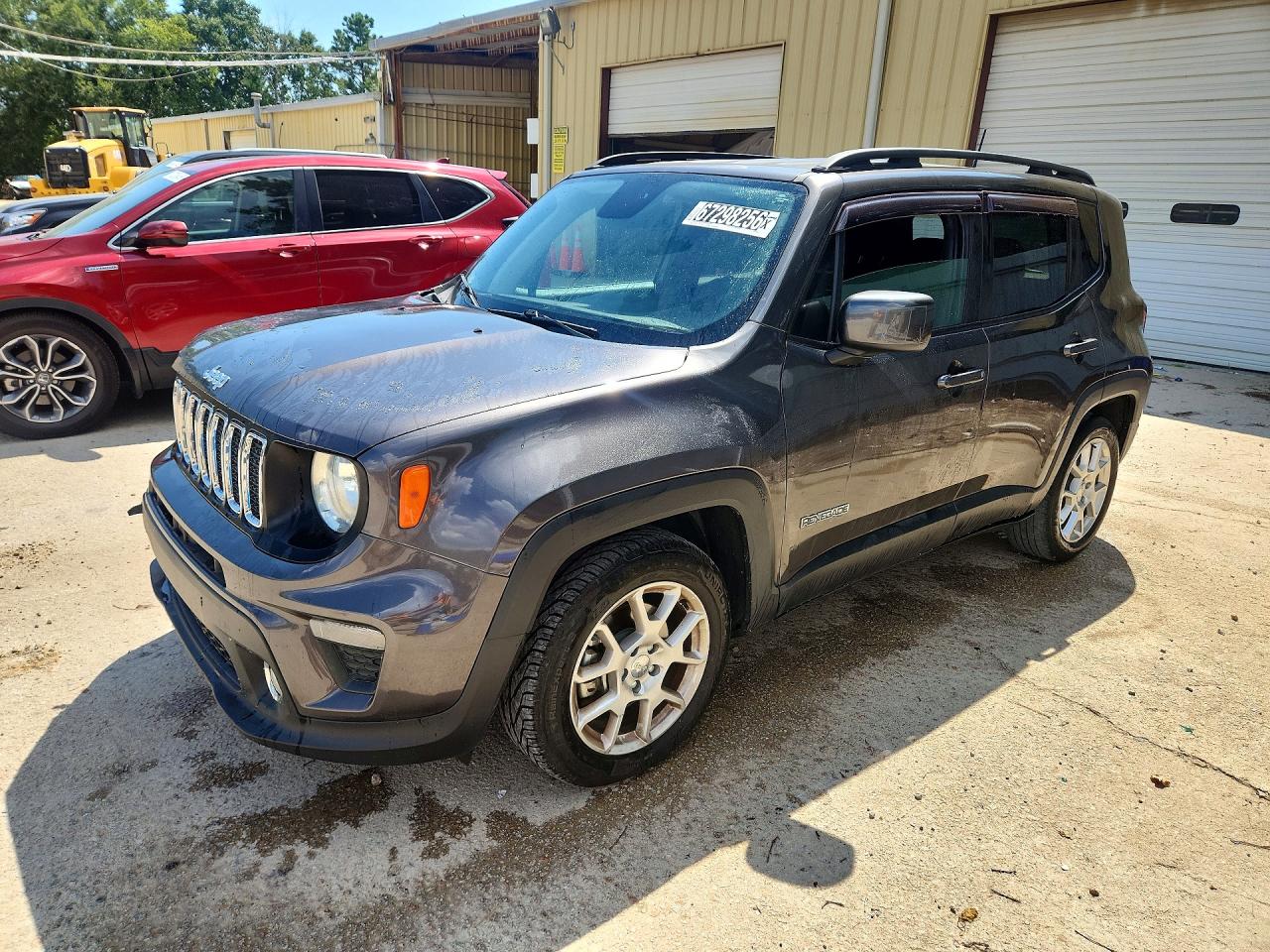 Photo of the 2019 JEEP RENEGADE LATITUDE