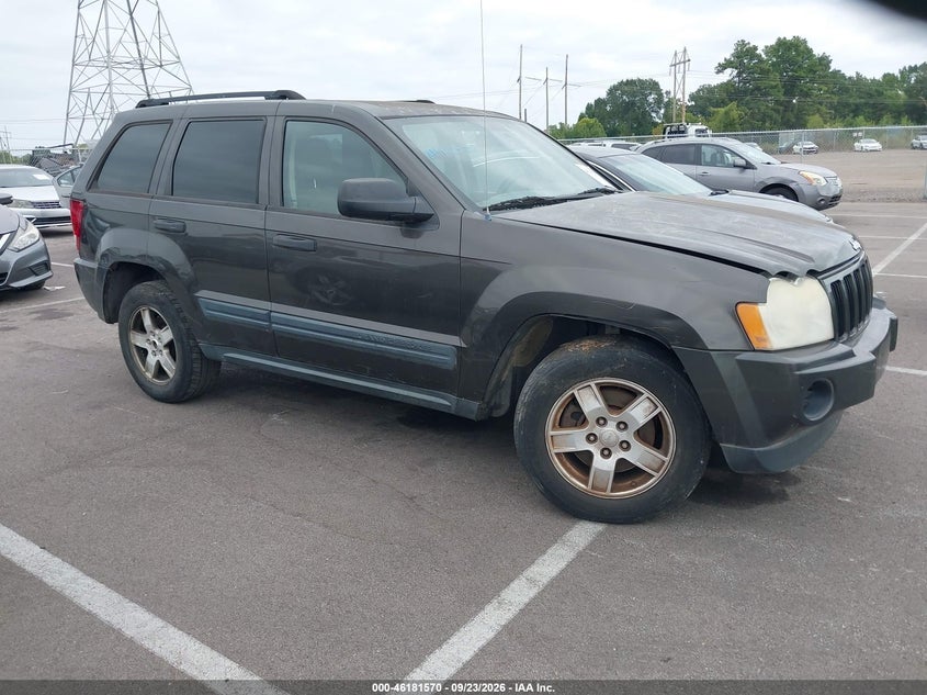 Photo of the 2005 JEEP GRAND CHEROKEE LAREDO