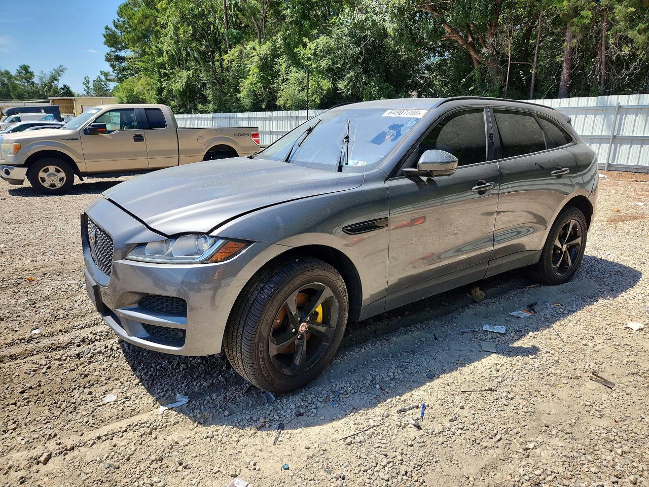 Photo of the 2017 JAGUAR F-PACE PREMIUM