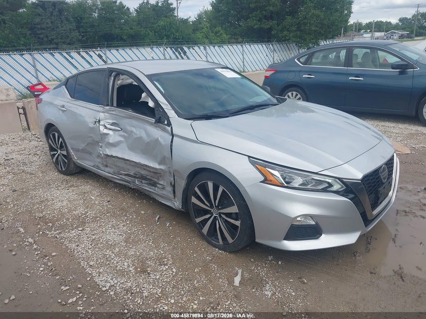 Photo of the 2021 NISSAN ALTIMA SR FWD