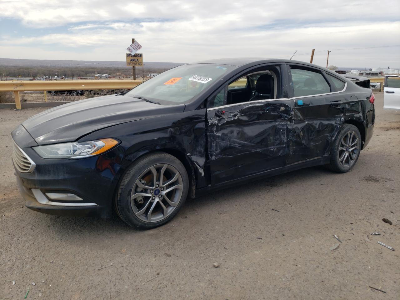 Photo of the 2017 FORD FUSION SE
