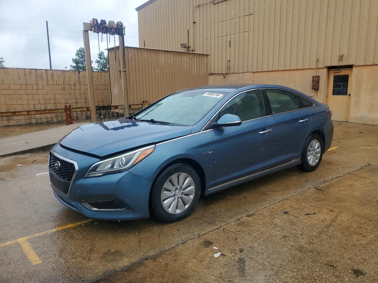 Photo of the 2016 HYUNDAI SONATA HYBRID SE
