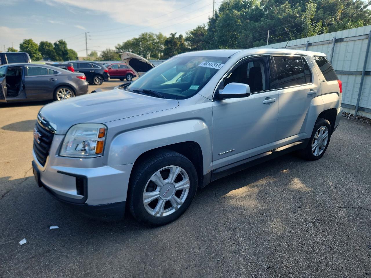 Photo of the 2017 GMC TERRAIN SLE