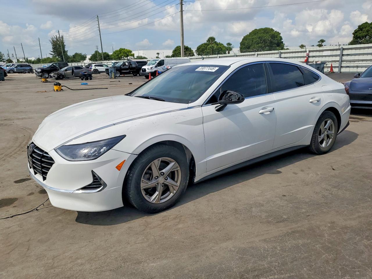 Photo of the 2022 HYUNDAI SONATA SE