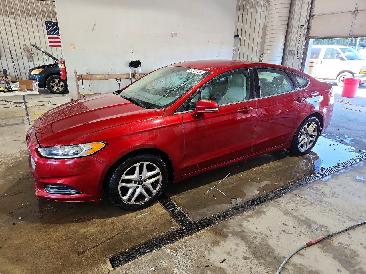 Photo of the 2013 FORD FUSION SE