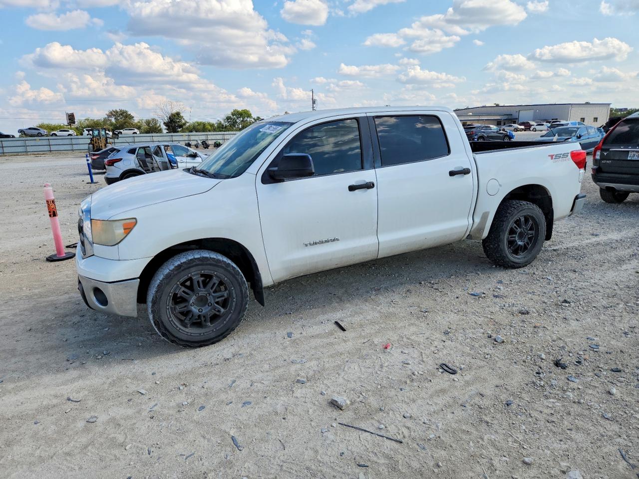 Photo of the 2013 TOYOTA TUNDRA CREWMAX SR5