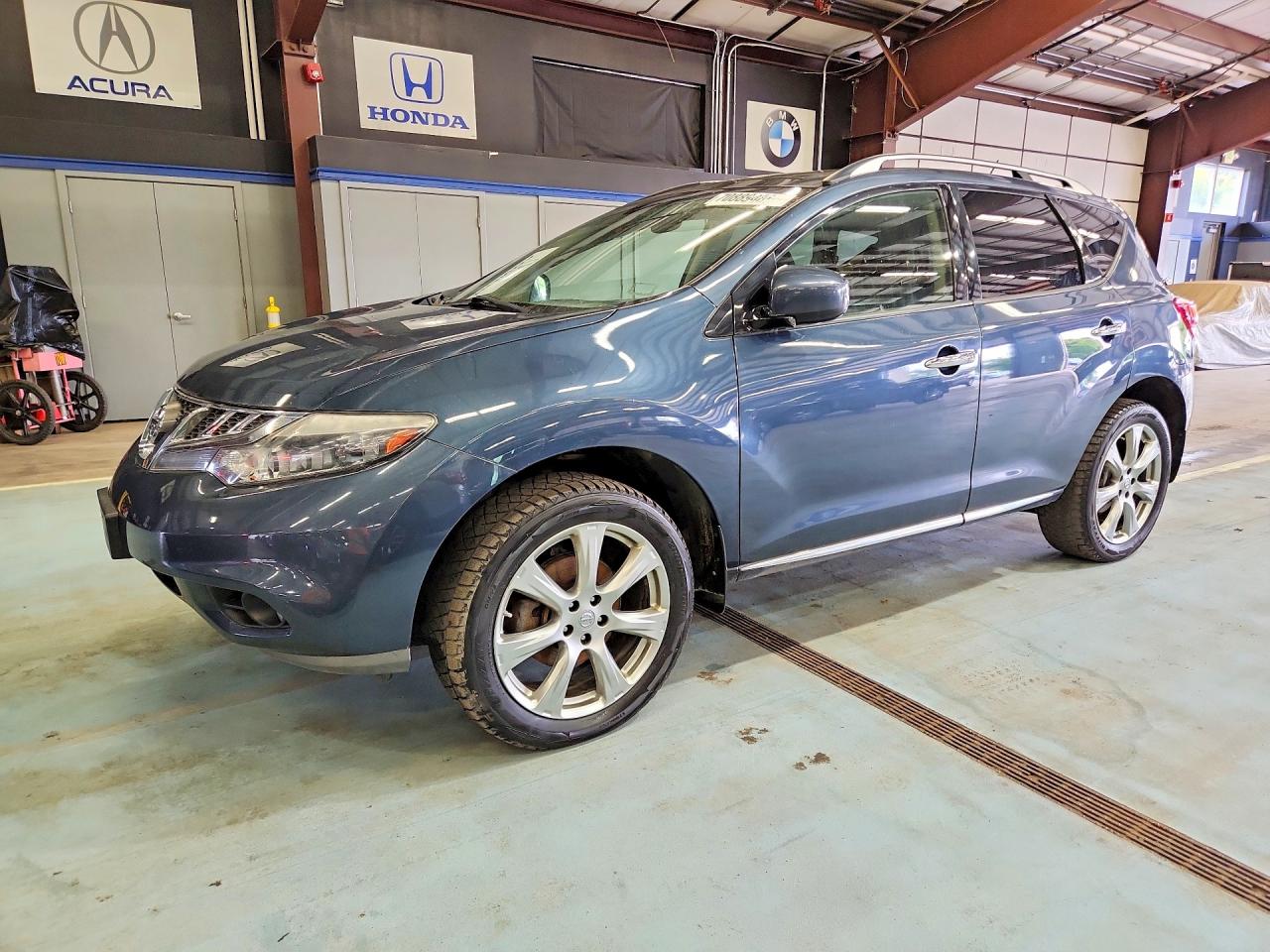 Photo of the 2014 NISSAN MURANO S