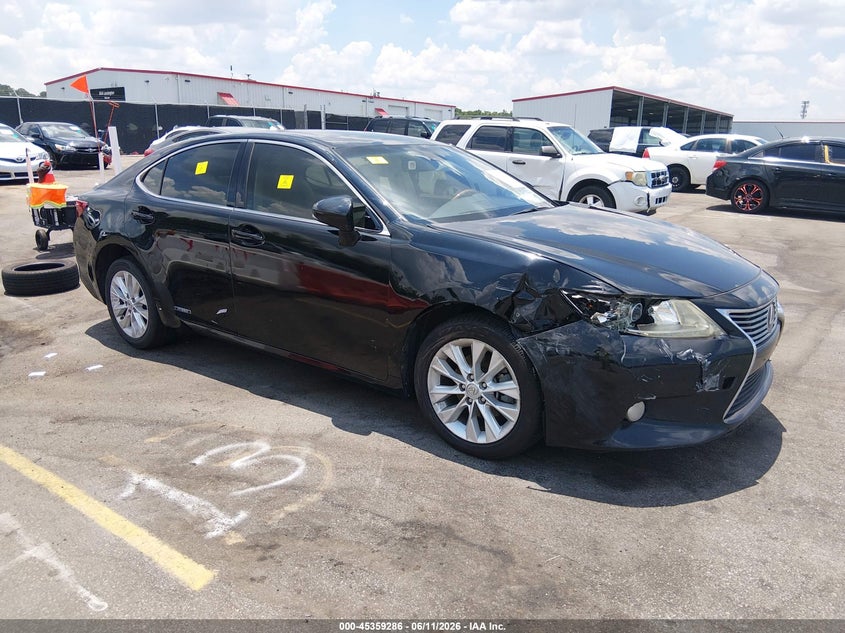 Photo of the 2013 LEXUS ES 300H