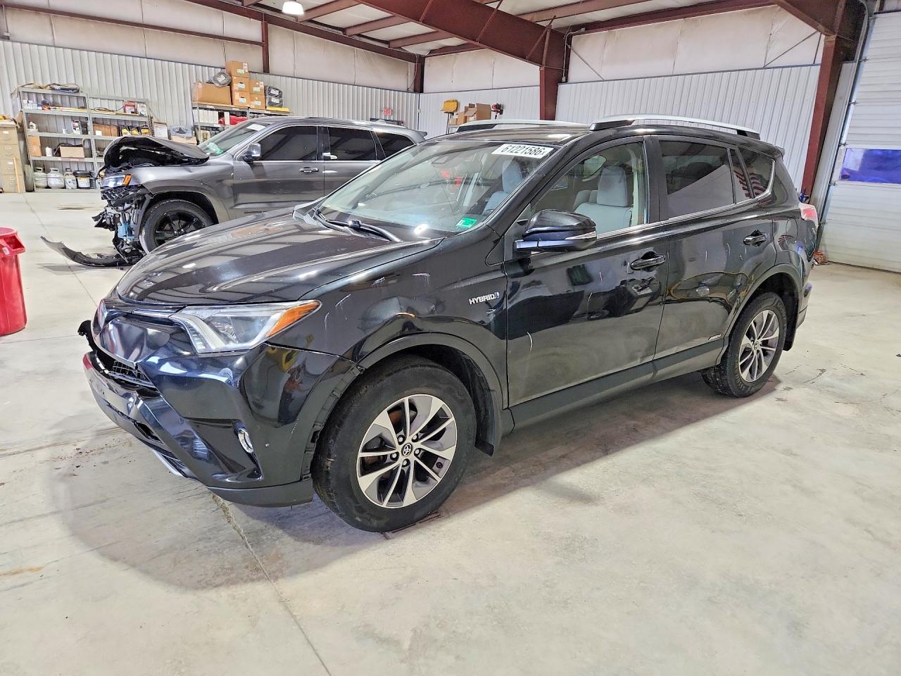 Photo of the 2018 TOYOTA RAV4 HYBRID XLE