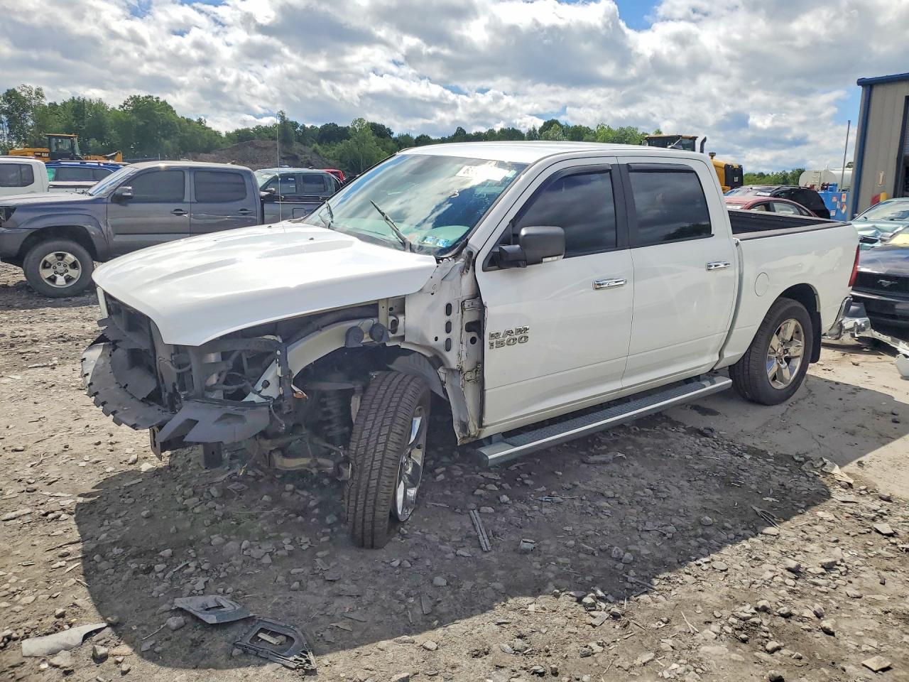 Photo of the 2015 RAM 1500 SLT