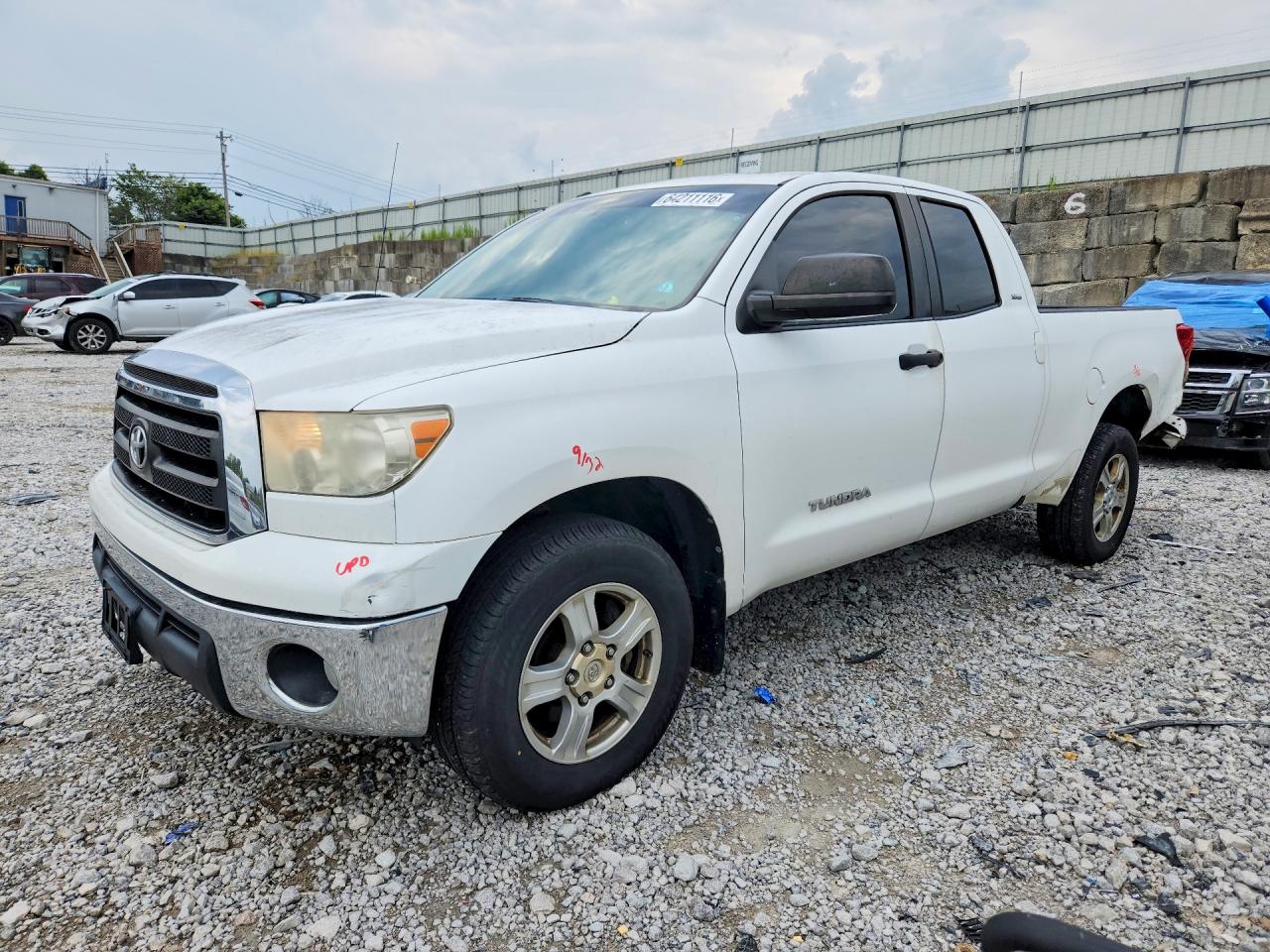 Photo of the 2011 TOYOTA TUNDRA DOUBLE CAB SR5