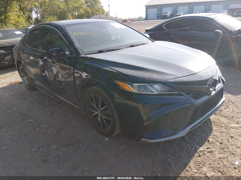 Photo of the 2021 TOYOTA CAMRY SE