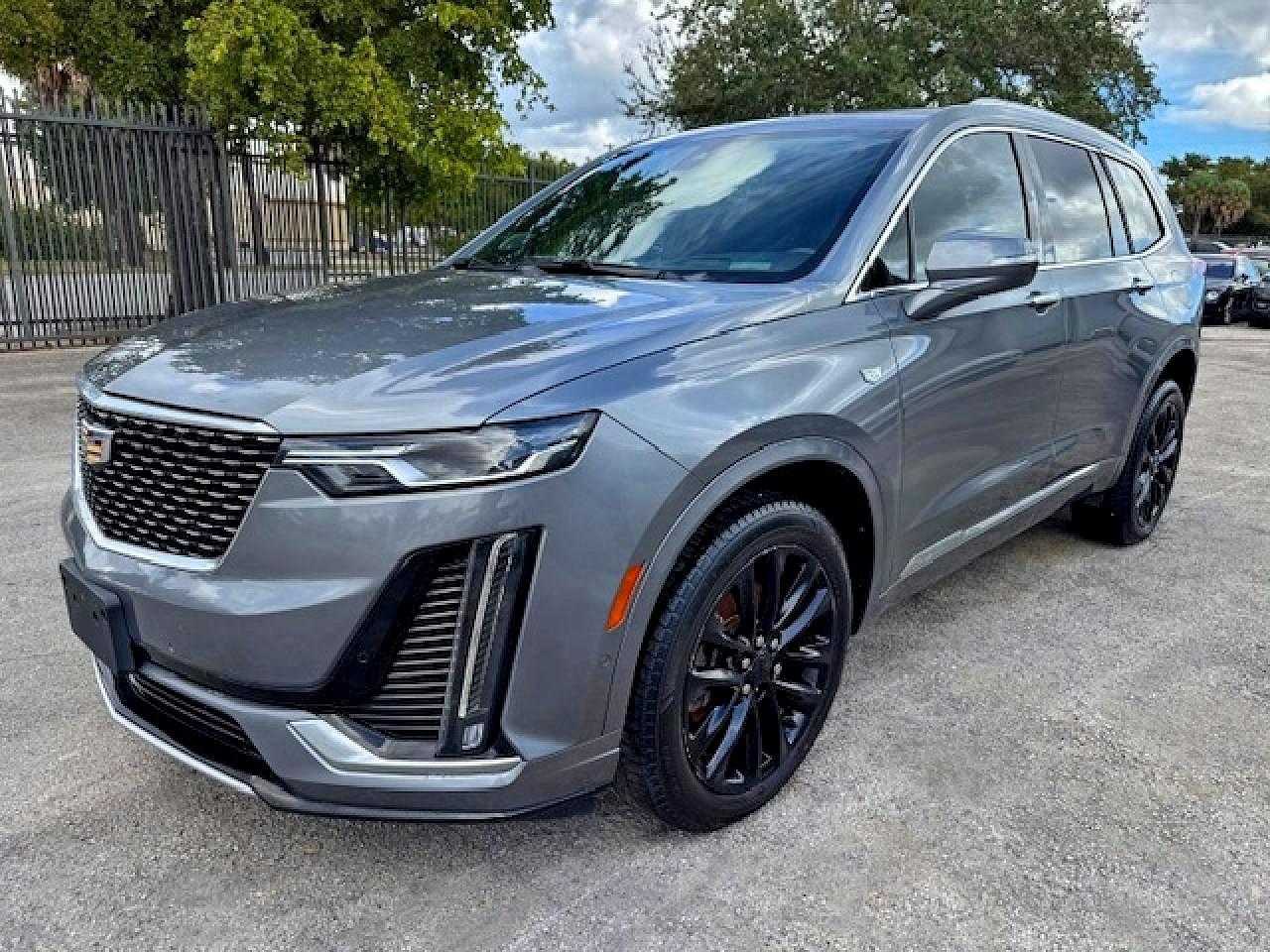 Photo of the 2020 CADILLAC XT6 PREMIUM LUXURY