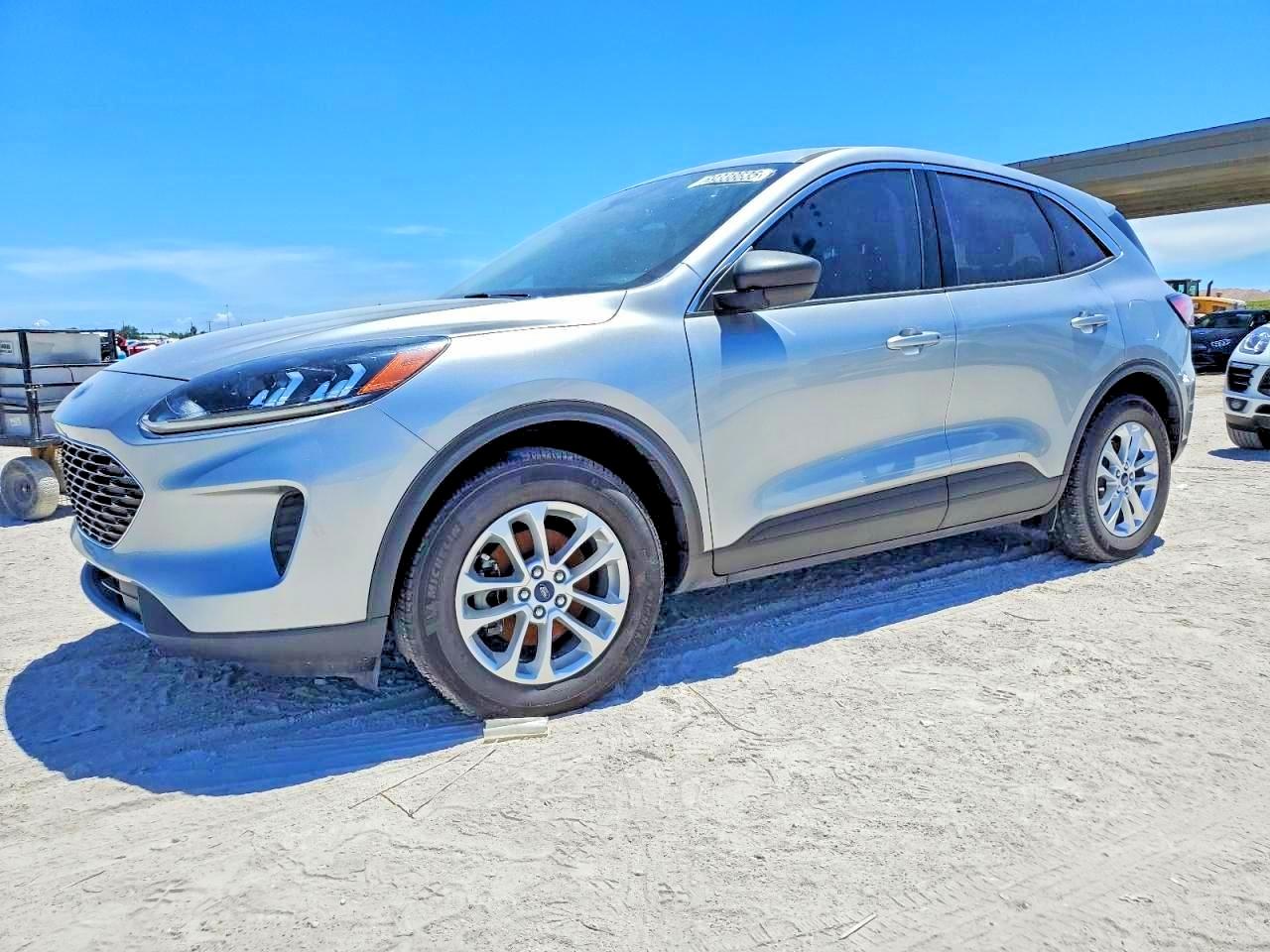 Photo of the 2022 FORD ESCAPE SE