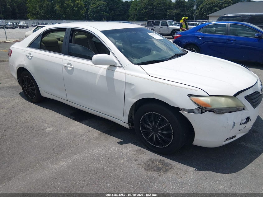 Photo of the 2009 TOYOTA CAMRY LE