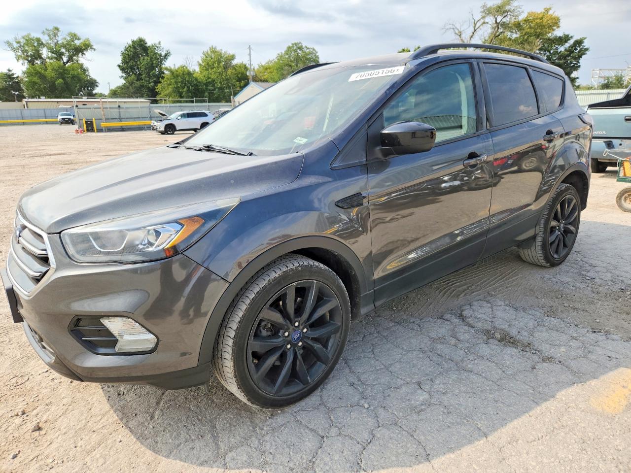 Photo of the 2018 FORD ESCAPE SE