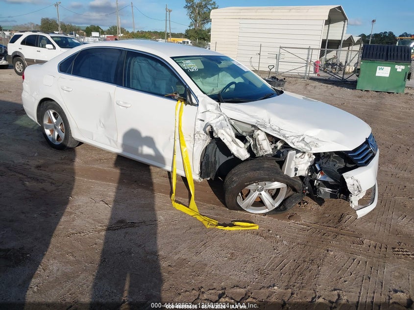 Photo of the 2015 VOLKSWAGEN PASSAT 1.8T LIMITED EDITION