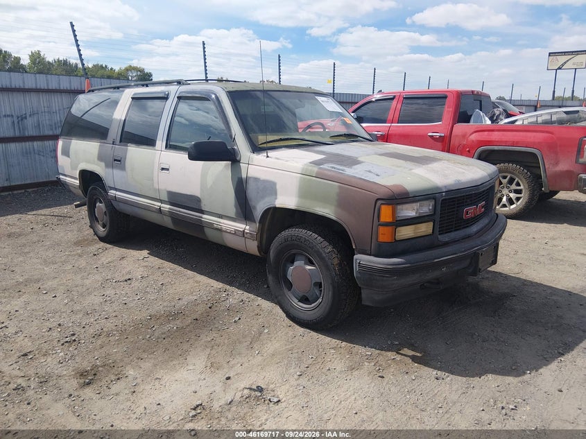 Photo of the 1998 GMC SUBURBAN 1500 SL