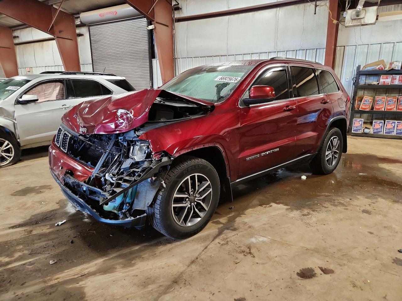 Photo of the 2019 JEEP GRAND CHEROKEE LAREDO