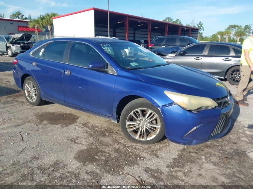 Photo of the 2016 TOYOTA CAMRY SE