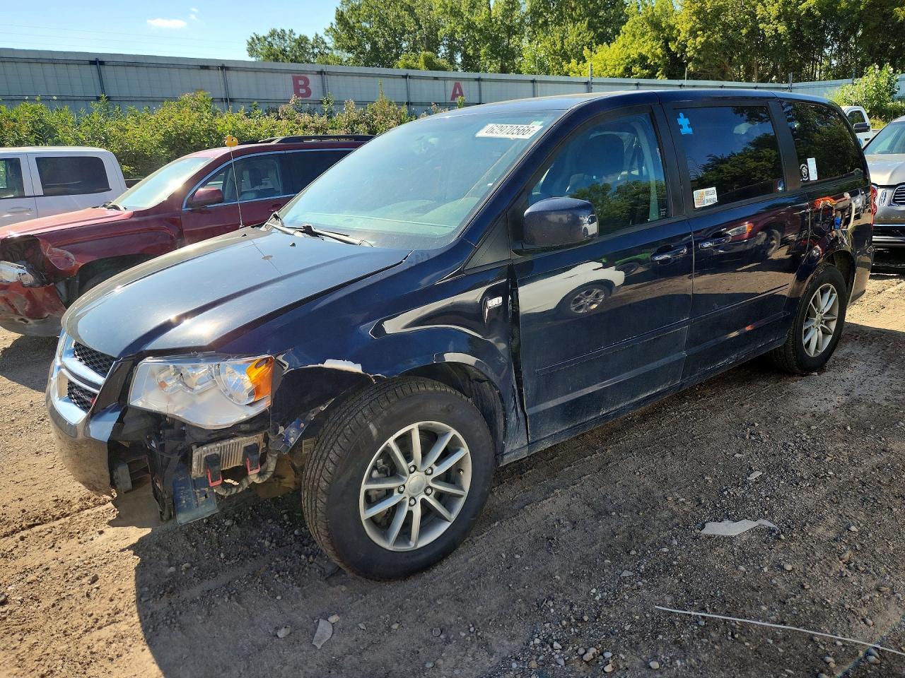 Photo of the 2014 DODGE GRAND CARAVAN SE