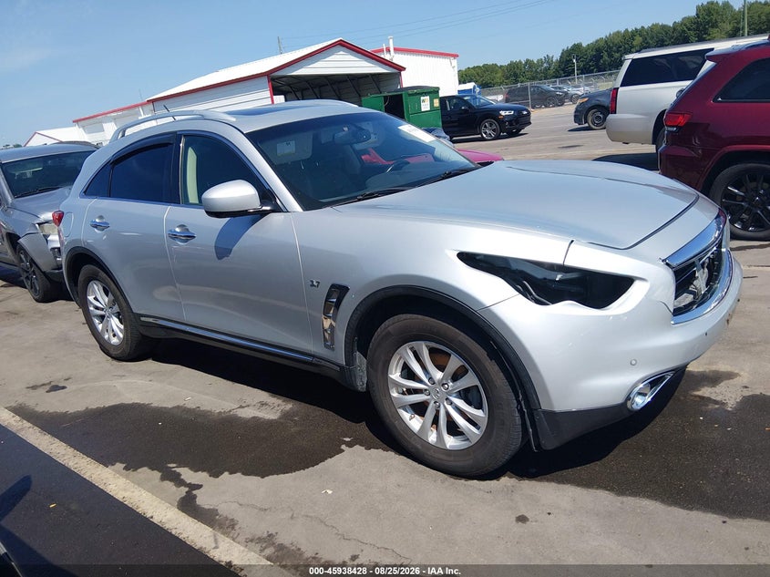 Photo of the 2015 INFINITI QX70