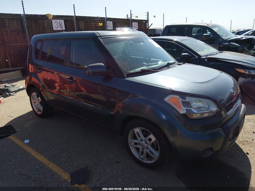 Photo of the 2011 KIA SOUL +