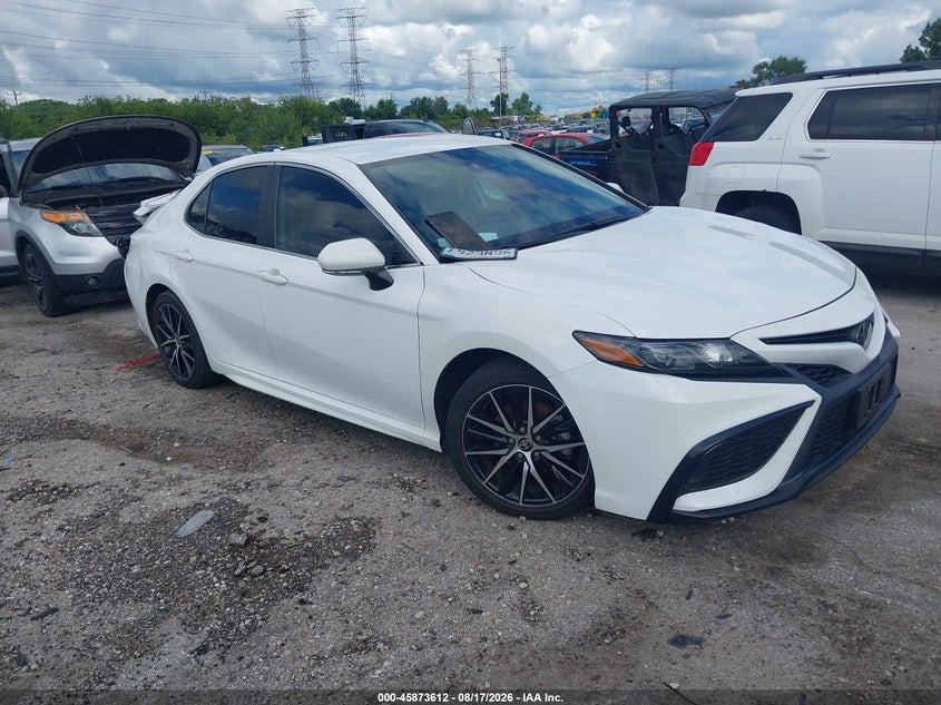 Photo of the 2023 TOYOTA CAMRY SE