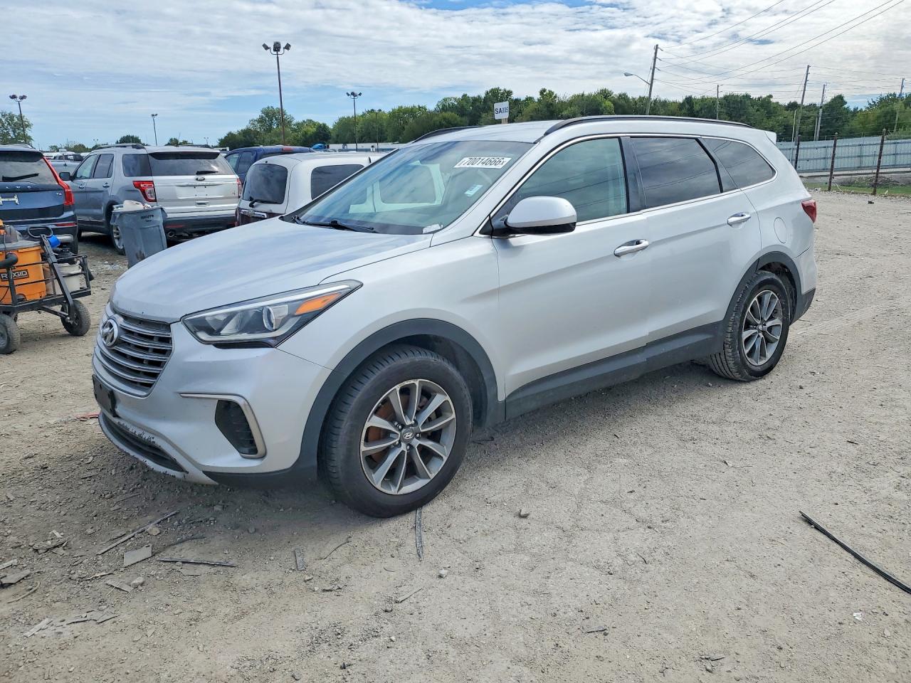 Photo of the 2017 HYUNDAI SANTA FE SE