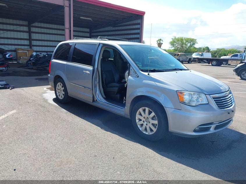 Photo of the 2016 CHRYSLER TOWN & COUNTRY TOURING