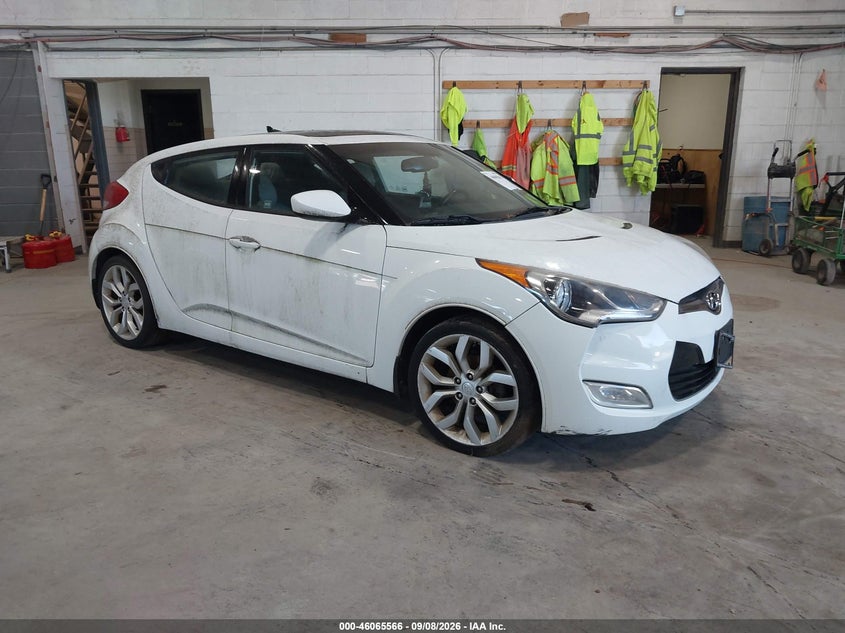 Photo of the 2013 HYUNDAI VELOSTER BASE W/GRAY